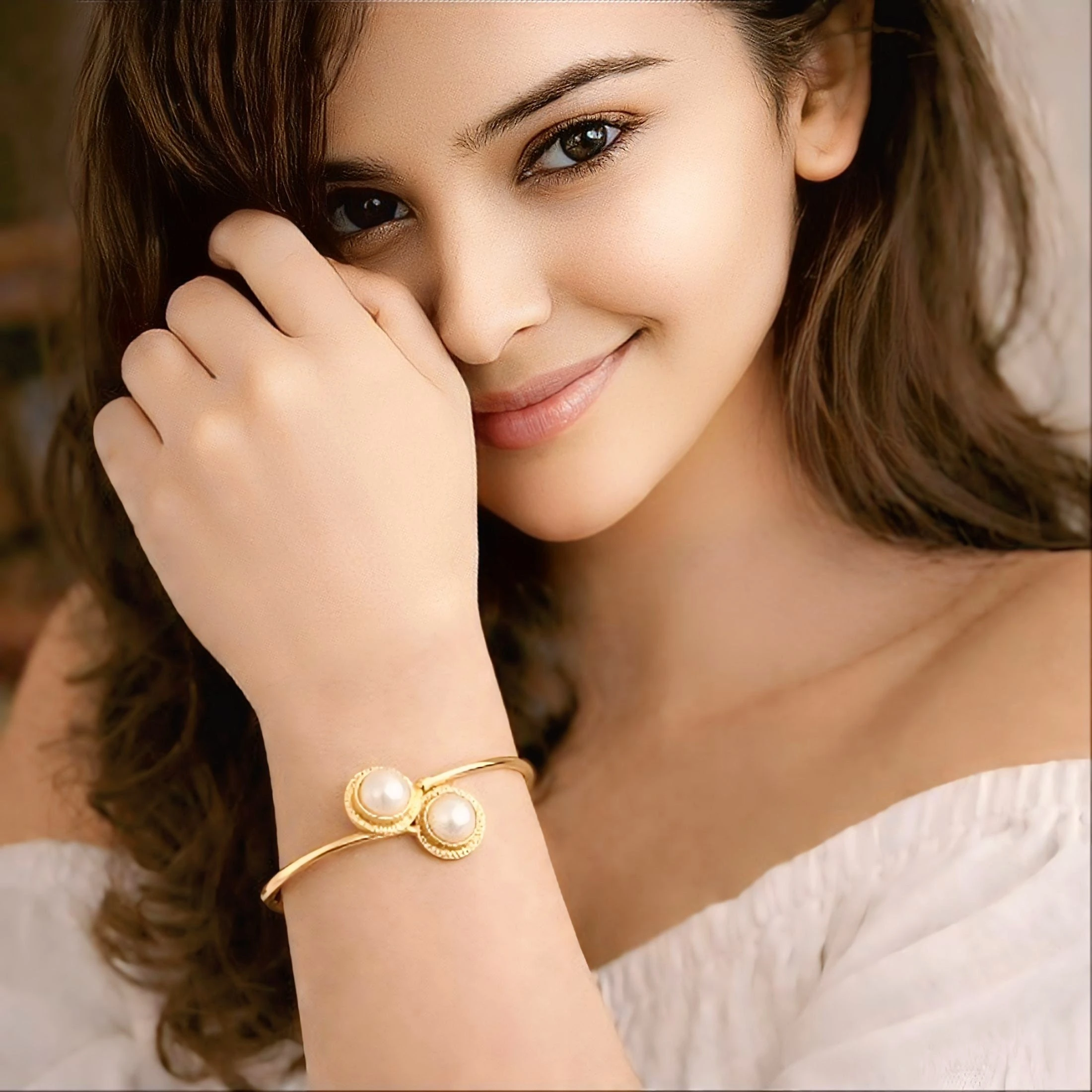 pearl-duo-bracelet-on- model