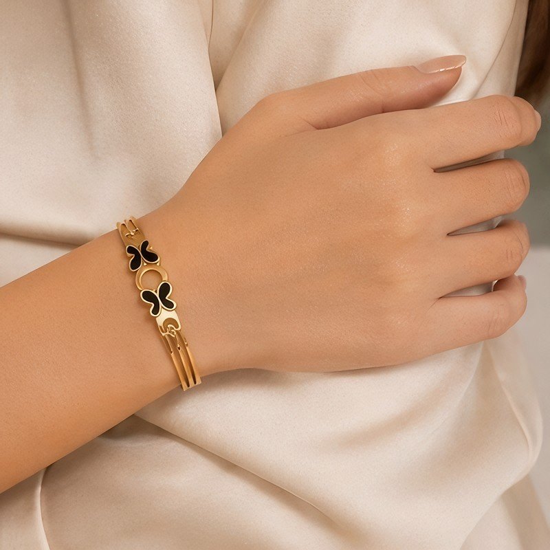 18kt Gold-Plated Midnight Clover Cuff - Image 3
