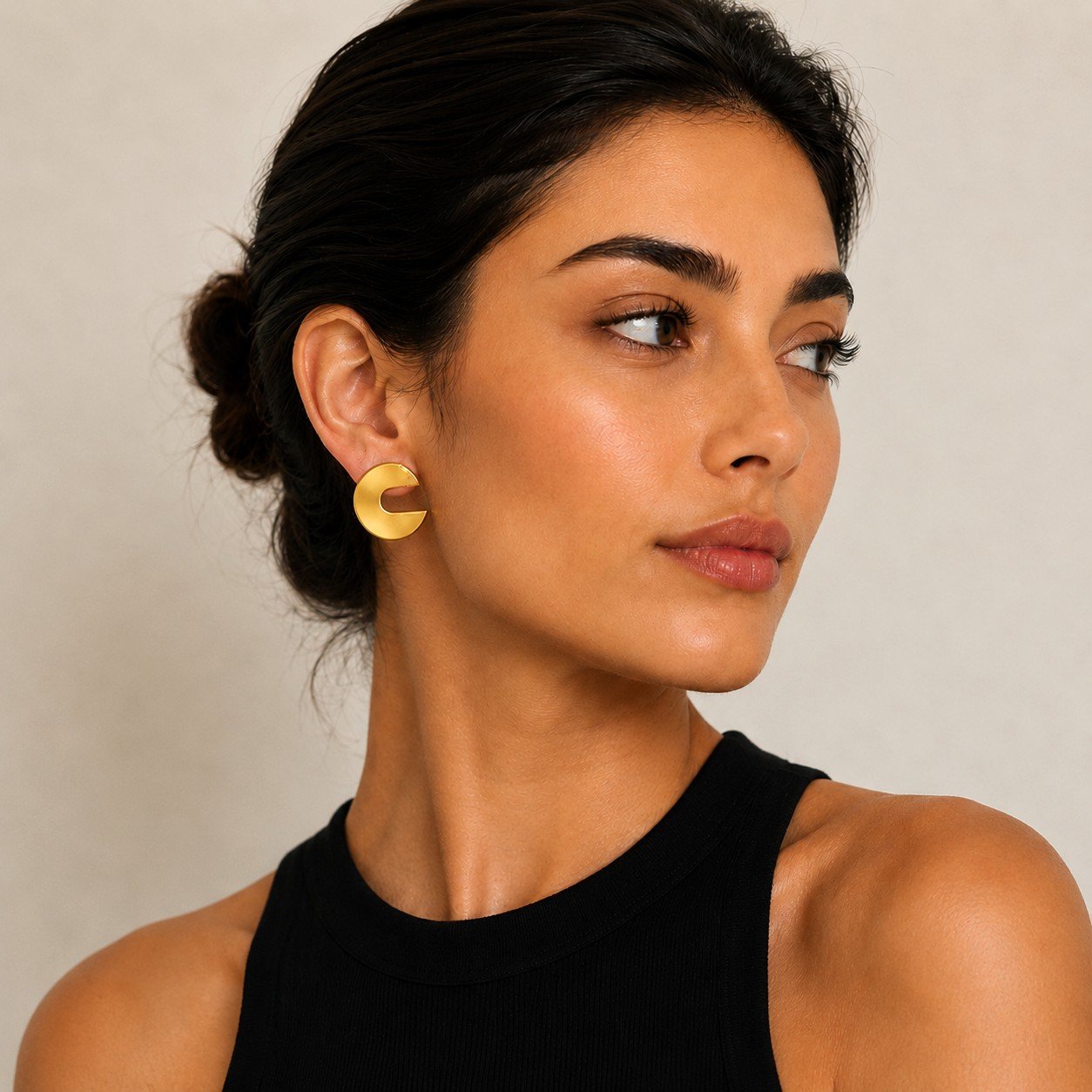 18kt Gold-Plated Crescent Nova Earrings - Image 3